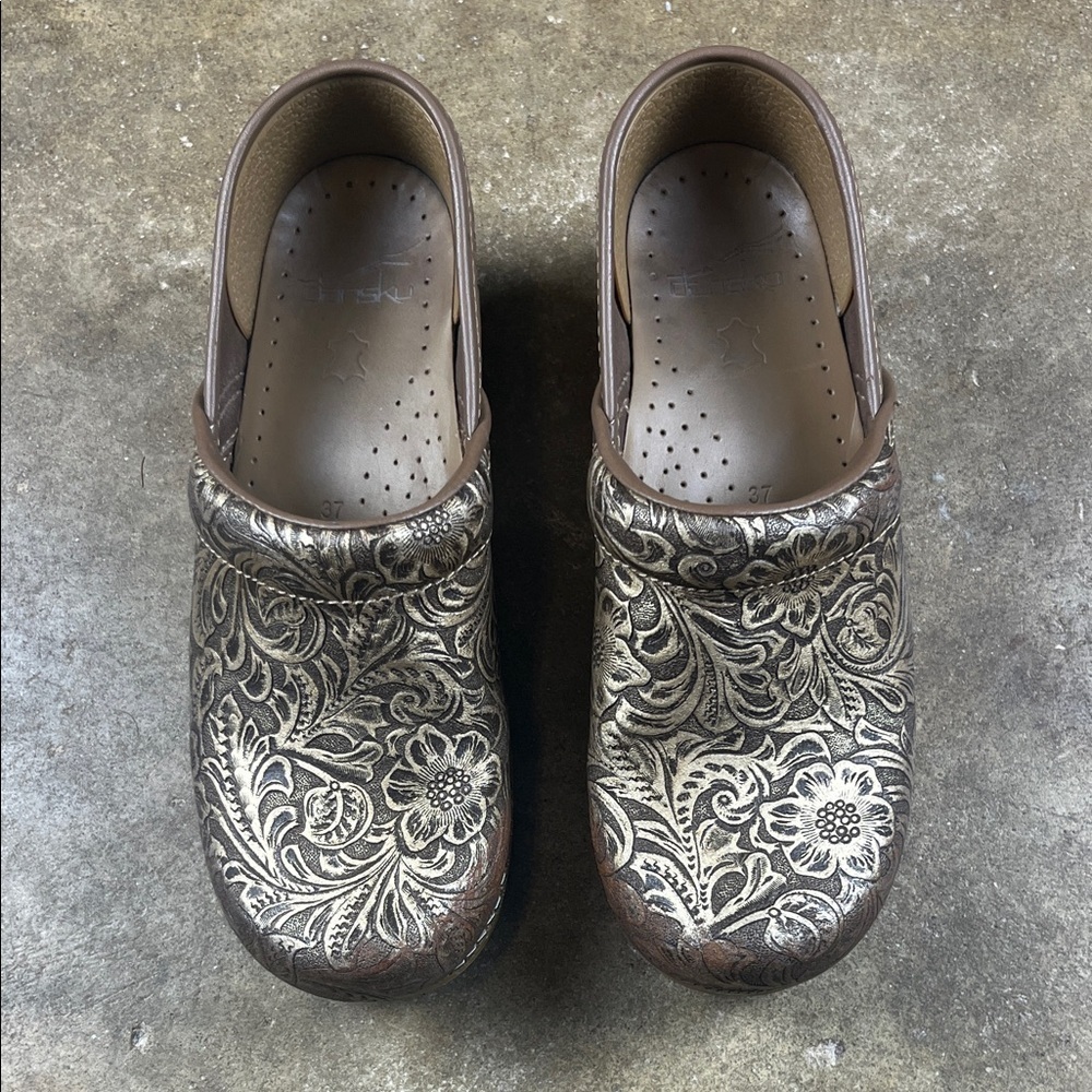 Dansko Professional Tooled Floral Embossed Clogs
Size: 37 (7-8)